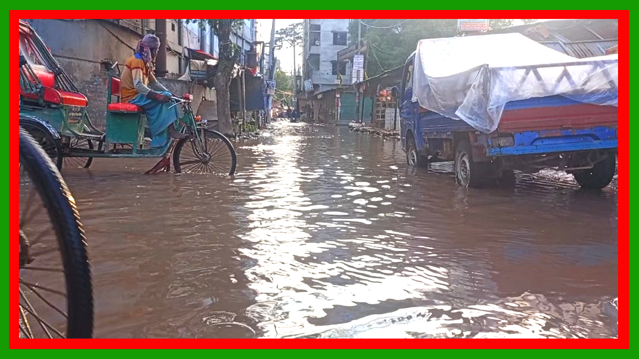 আশুলিয়ার জামগড়ায় সামান্য বৃষ্টিতেই হাঁটু পানি বারো মাসই জলাবদ্ধতা, জনদুর্ভোগ চরমে