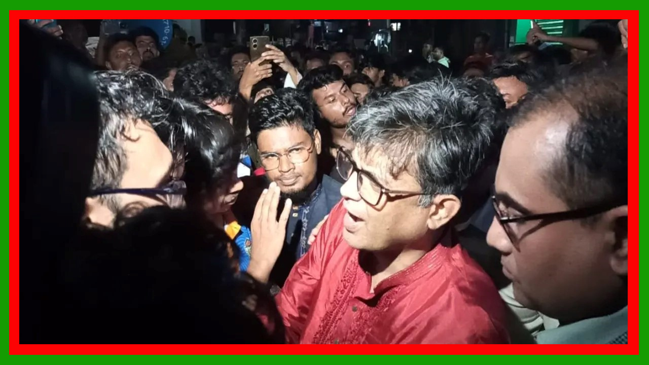 খুলনায় আন্দোলনকারীদের সঙ্গে ঘণ্টাব্যাপী বৈঠক করলেন প্রধান উপদেষ্টার প্রেস সচিব