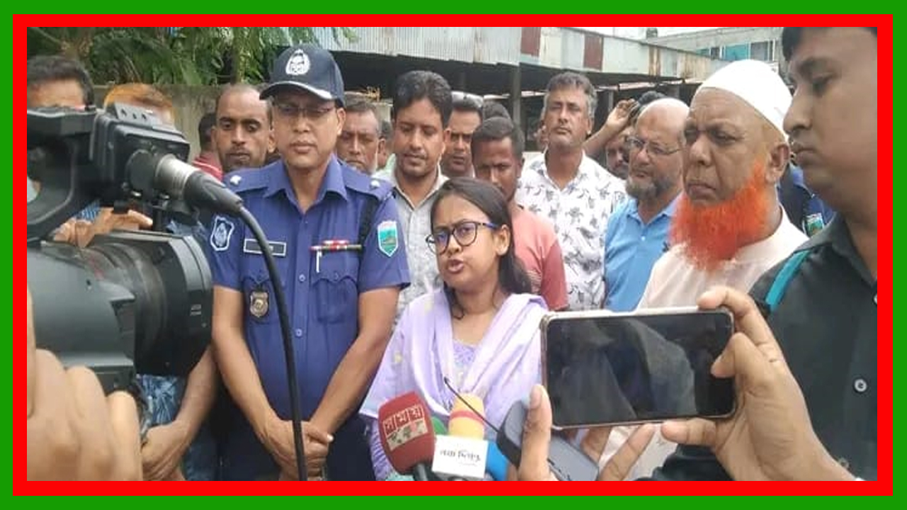 জয়পুরহাটের কালাইয়ে হিমাগারে আলুর ভাড়া বৃদ্ধির প্রতিবাদে মানববন্ধন