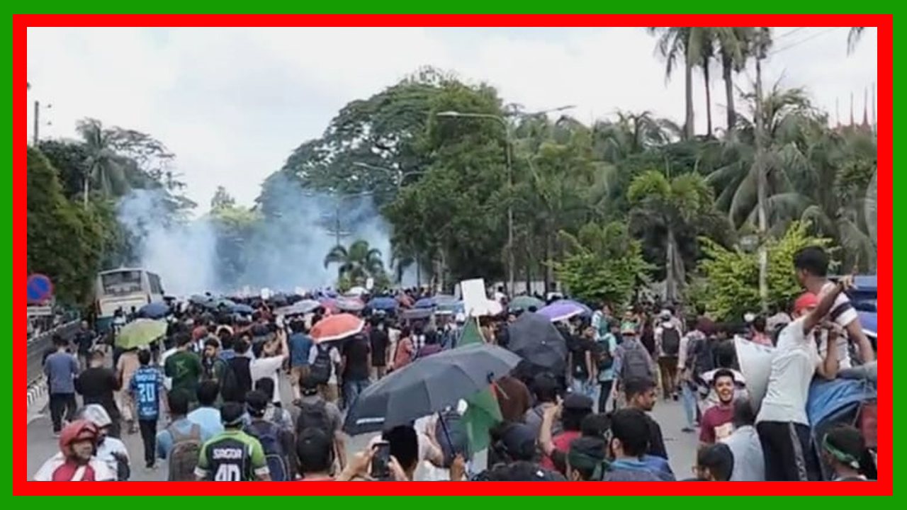 প্রকৌশল শিক্ষার্থীদের ৩ দফা দাবিতে যমুনা অভিমুখে পদযাত্রা : পুলিশের টিয়ারশেল ও লাঠিচার্জ