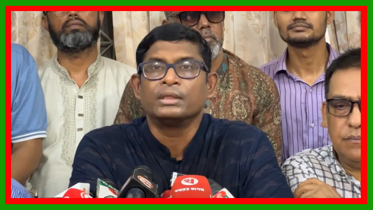 সাংবাদিকদের প্রশ্নের জবাবে হেলমেট পরার কথা স্বীকার করেছেন জাপার মহাসচিব