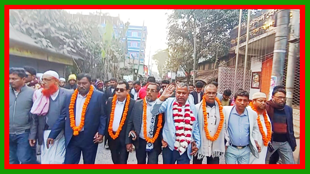 পটুয়াখালীর বাউফলে পৌর বিএনপির সভাপতি হুমায়ুন কবিরকে ফুলেল সংবর্ধনা