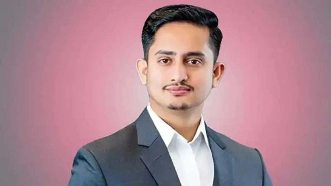 এনসিপির নেতা সারজিস আলমকে পঞ্চগড়-‌১ আসন থেকে মনোনয়ন দেওয়া হয়েছে