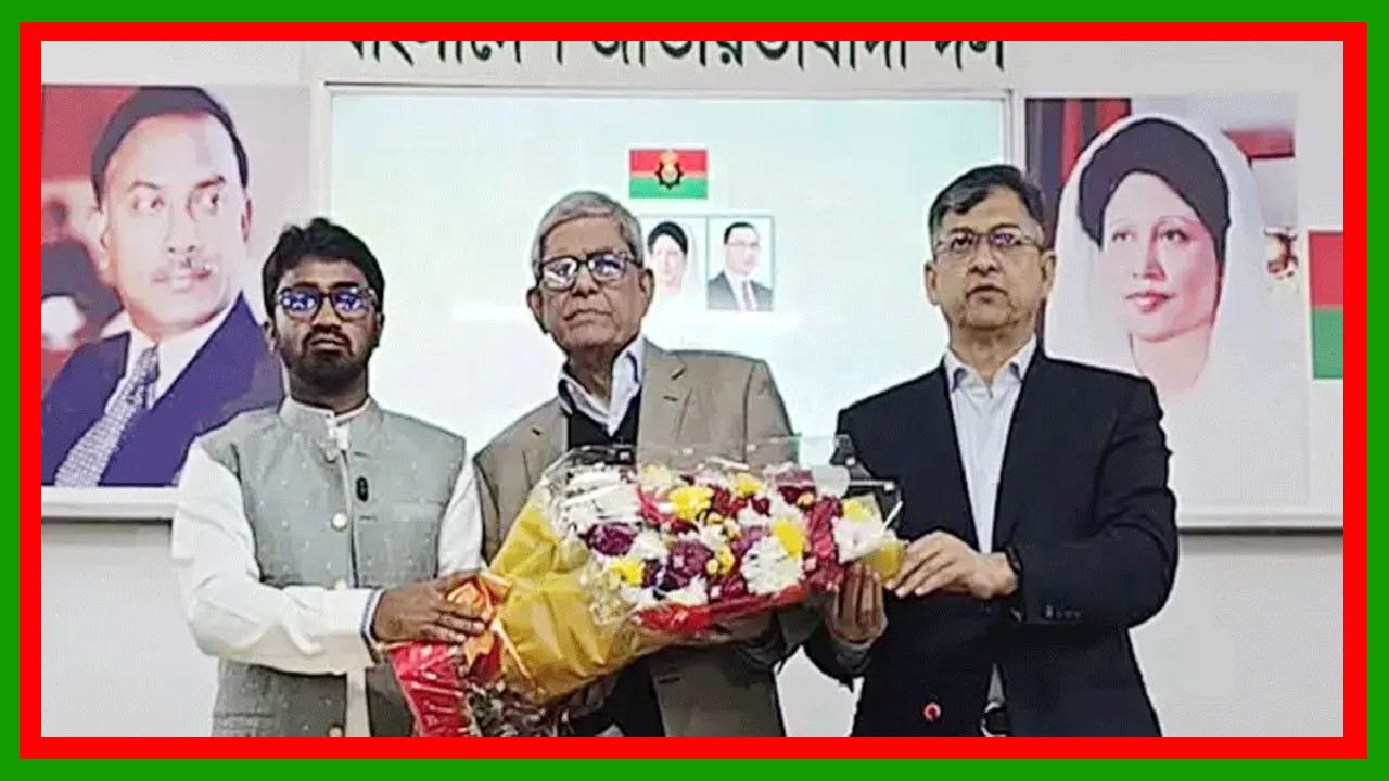 মির্জা ফখরুলের হাতে ফুল দিয়ে বিএনপিতে যোগ দিলেন গণঅধিকারের রাশেদ খান