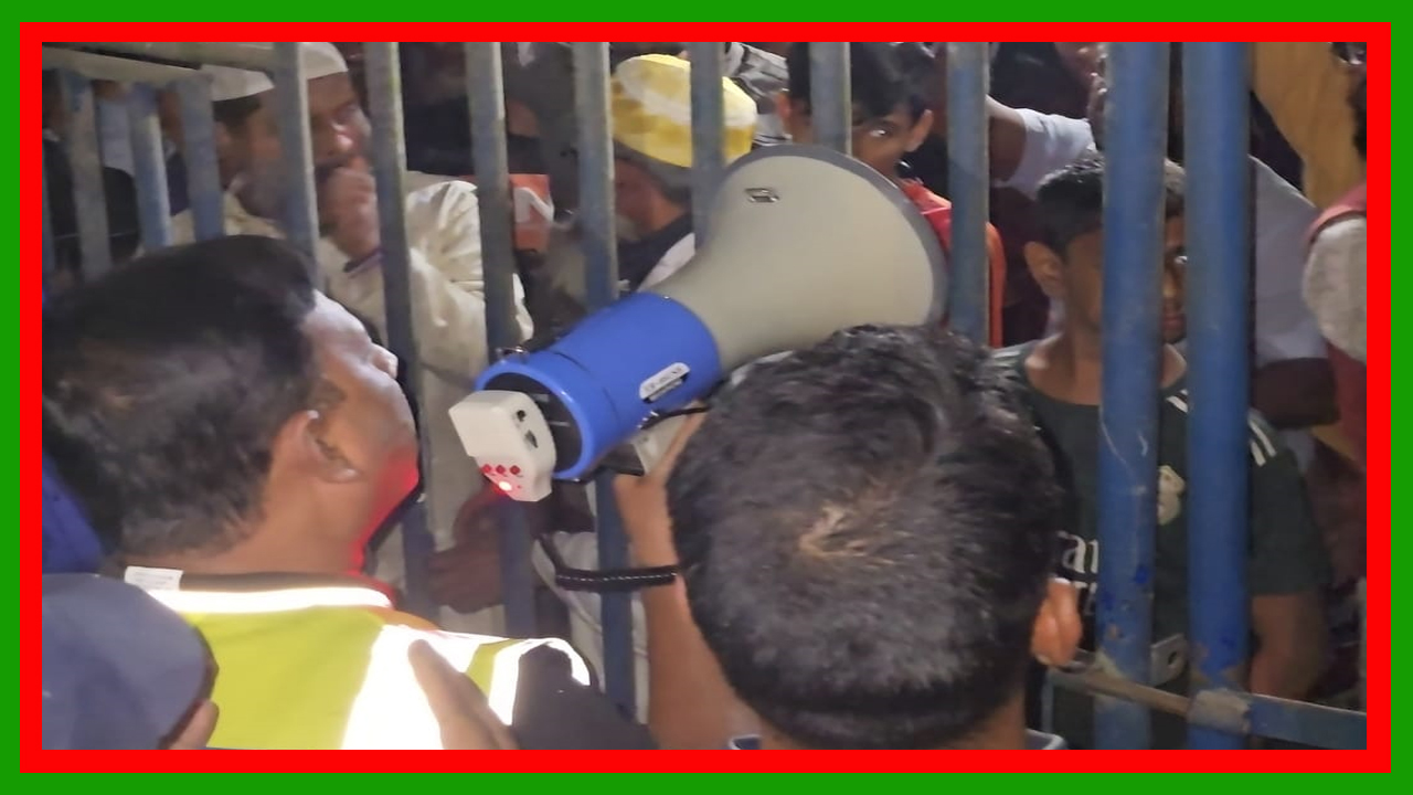 পটুয়াখালীর দুমকিতে চুরির চেষ্টাকালে কিশোর আটক, থানা ঘেরাও করে ব্যবসায়ীদের বিক্ষোভ